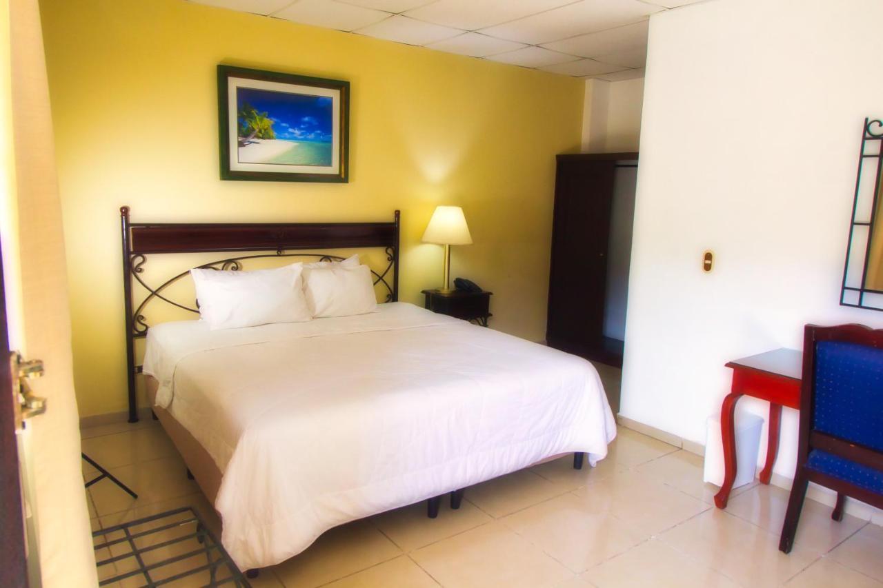 Hotel Santa Elena Antiguo Cuscatlán Kültér fotó