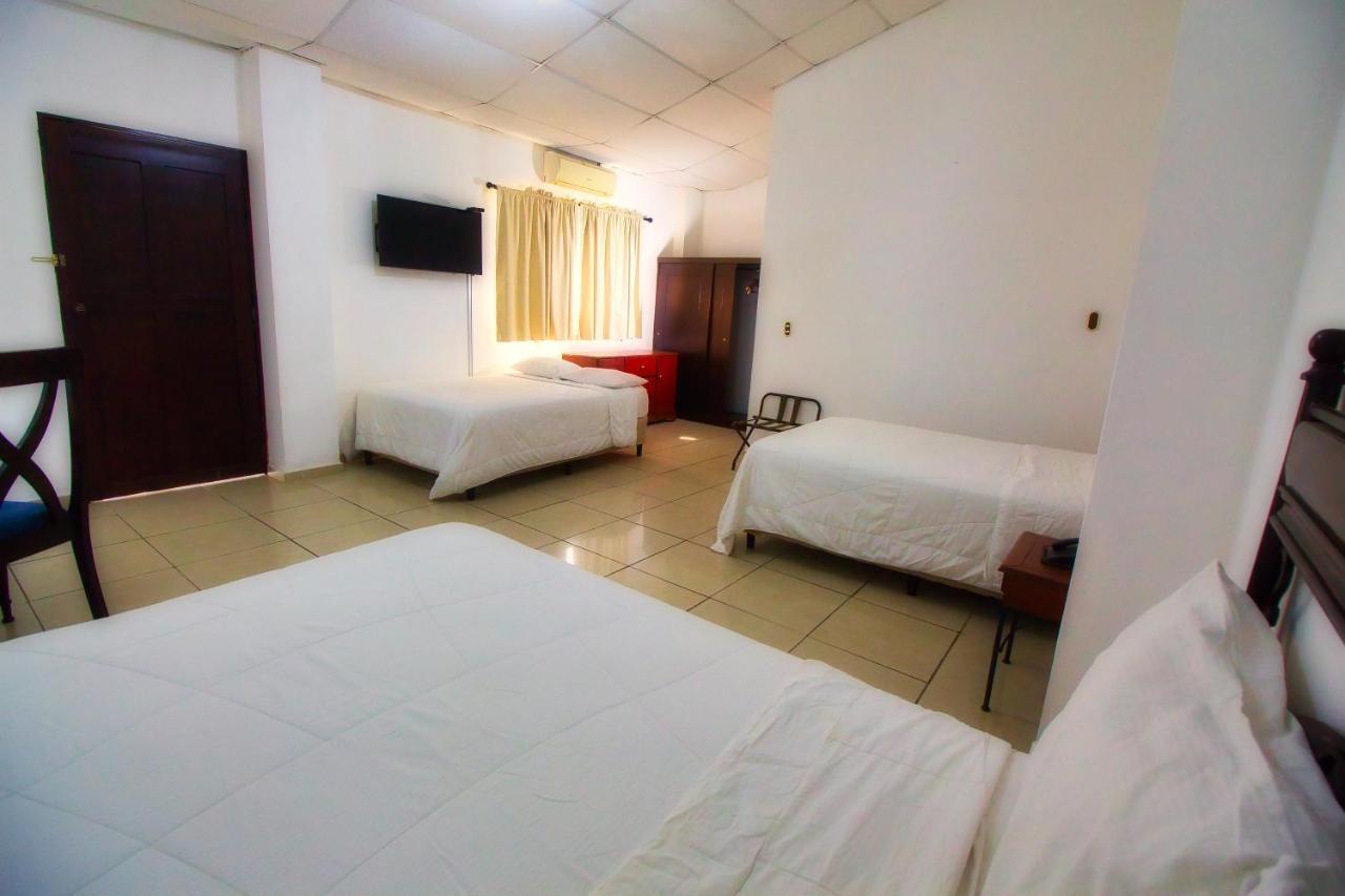 Hotel Santa Elena Antiguo Cuscatlán Kültér fotó