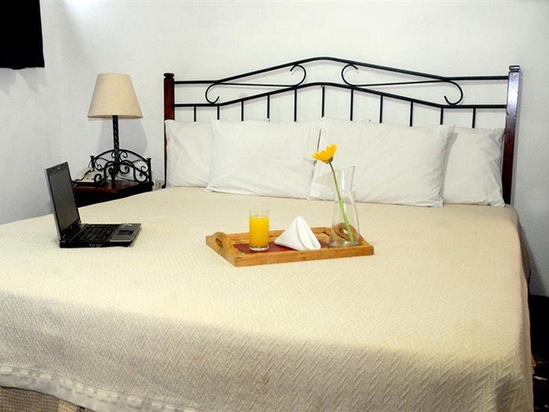 Hotel Santa Elena Antiguo Cuscatlán Kültér fotó