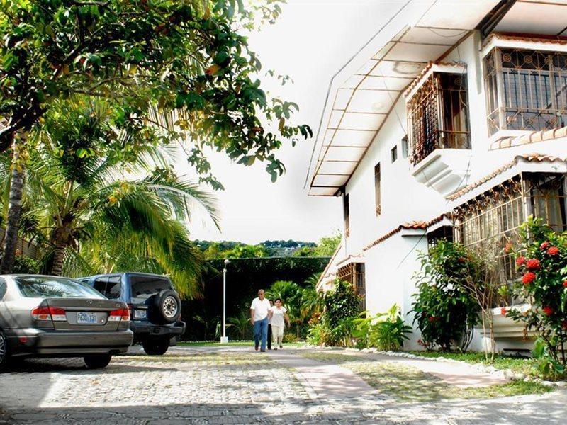 Hotel Santa Elena Antiguo Cuscatlán Kültér fotó