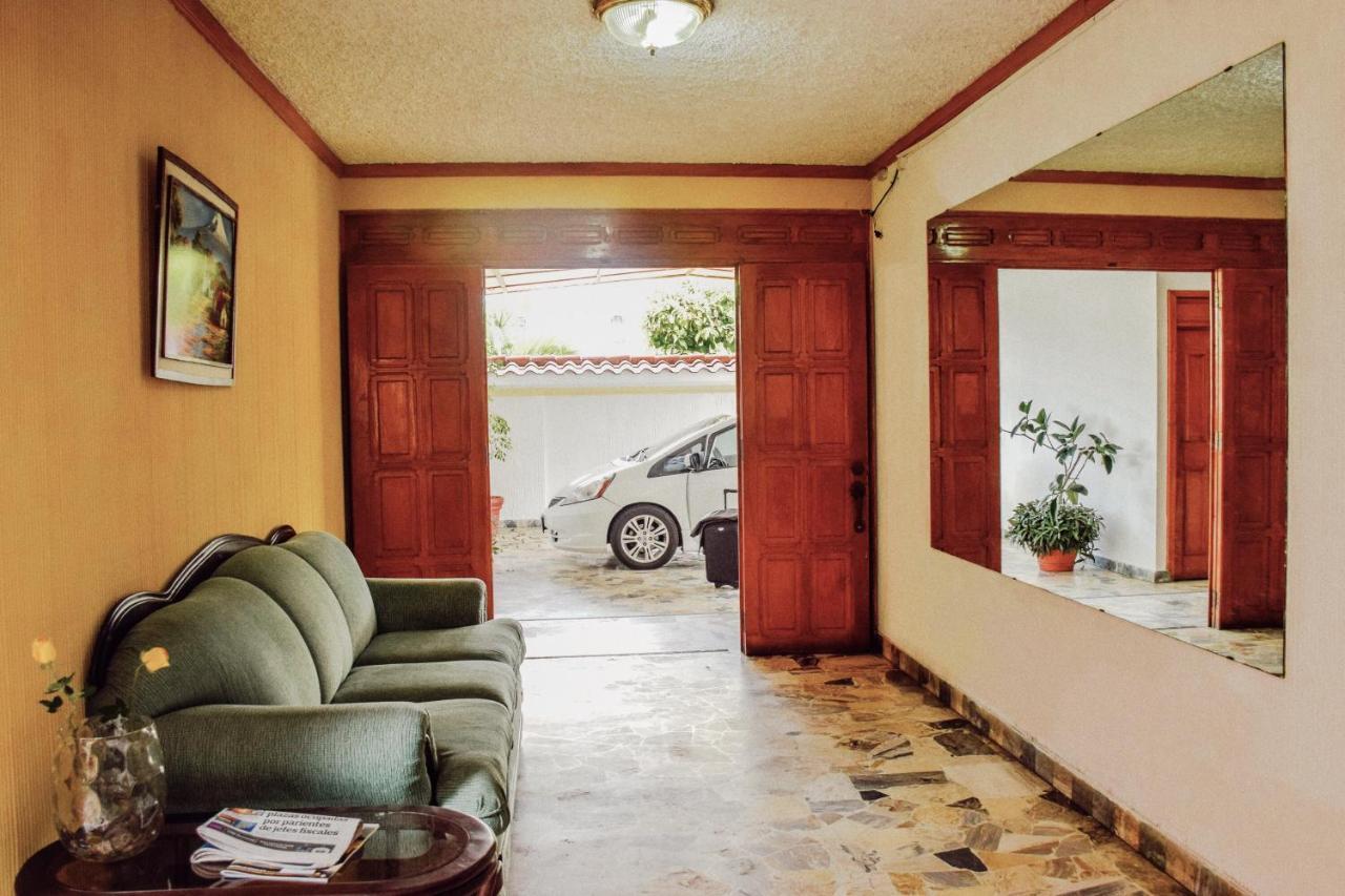 Hotel Santa Elena Antiguo Cuscatlán Kültér fotó